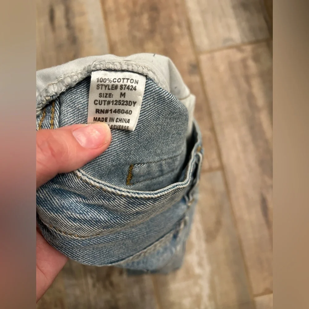 Cute Denim Distressed Skirt from Brooklyn Karma - Picture 4 of 6